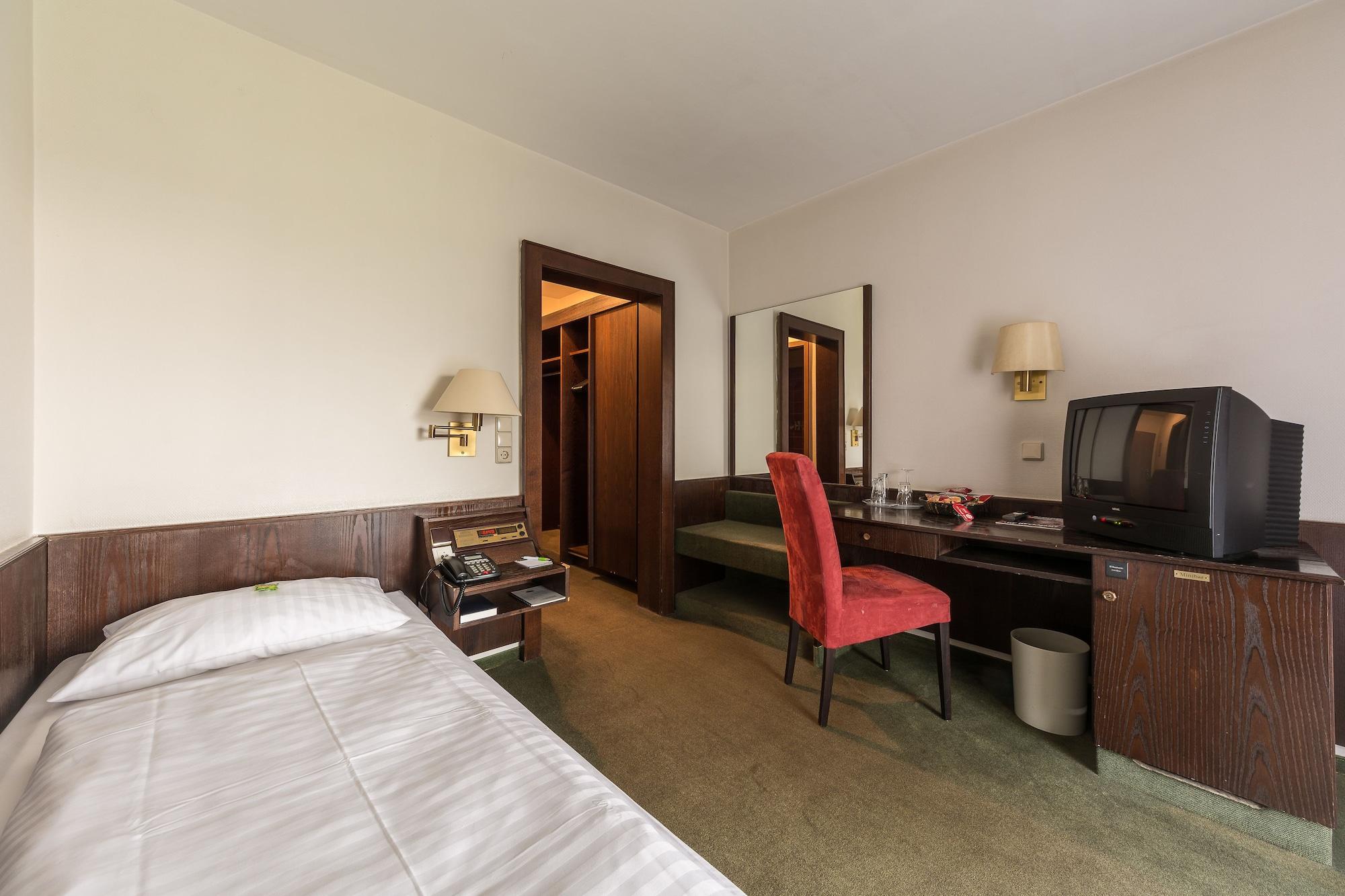 Parkhotel Frankfurt-Roedermark Rodgau Bagian luar foto