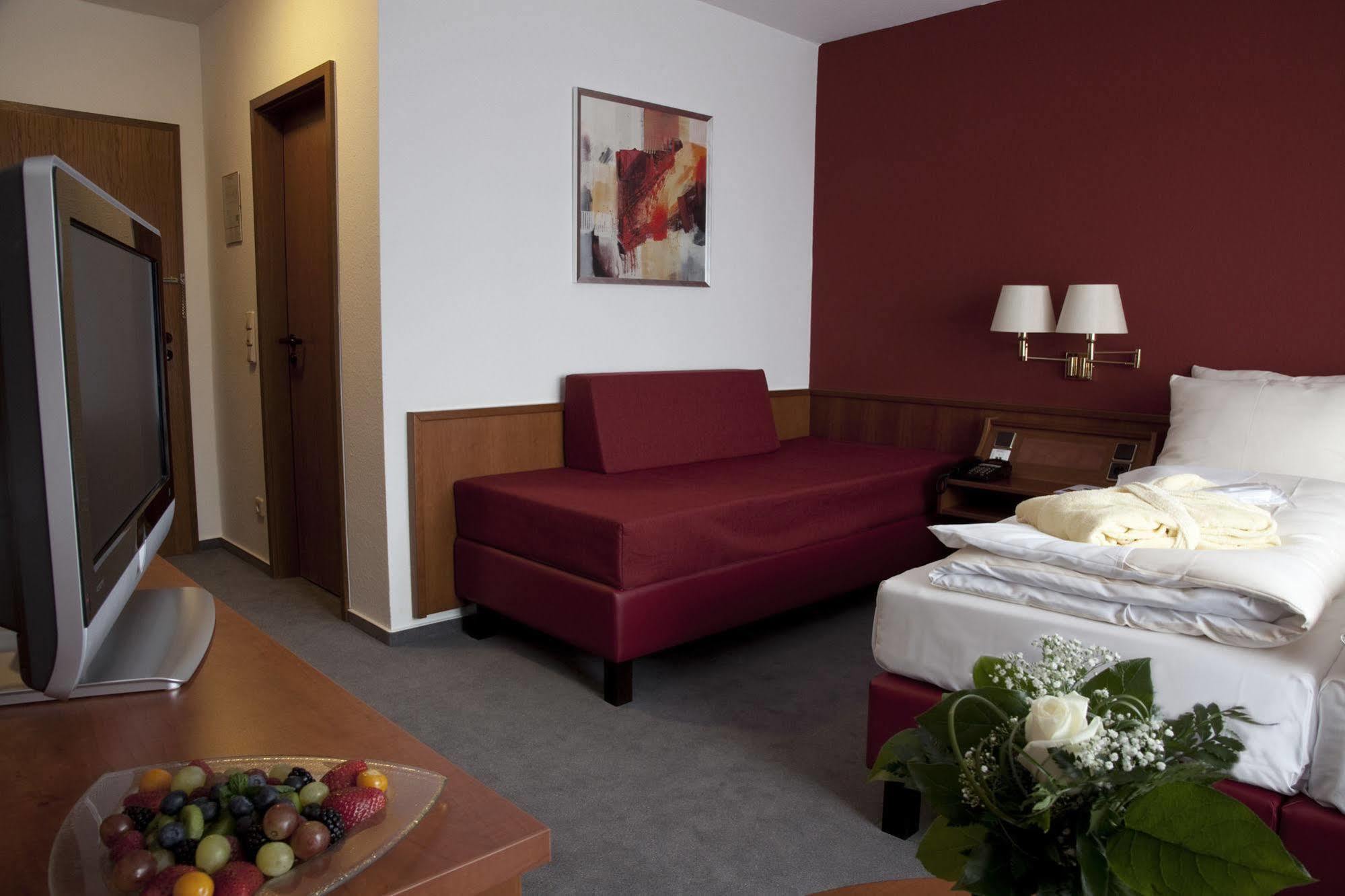 Parkhotel Frankfurt-Roedermark Rodgau Bagian luar foto